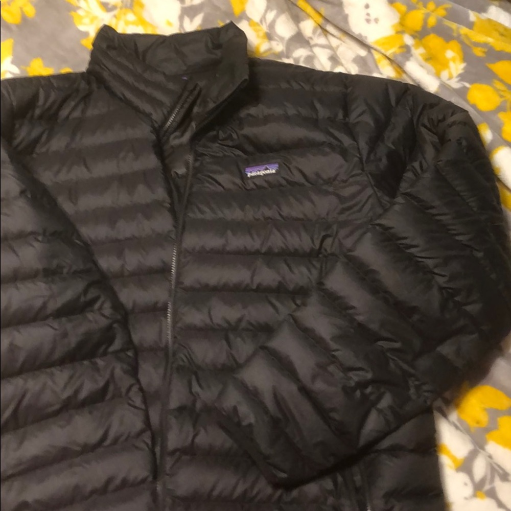 Patagonia xl black puffer cost